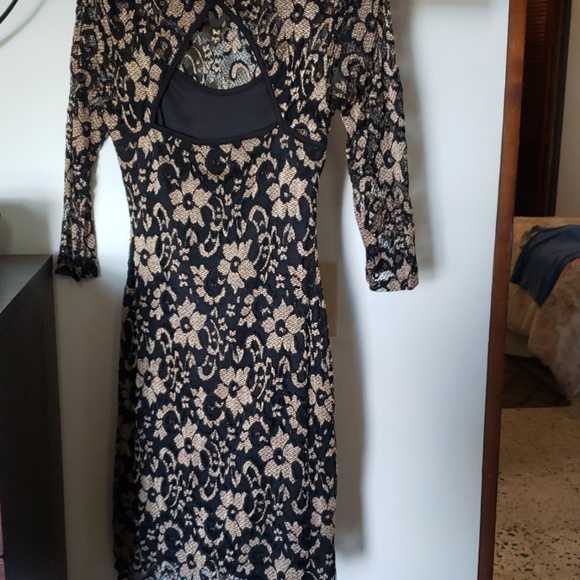 Dress - Picture 3 of 4